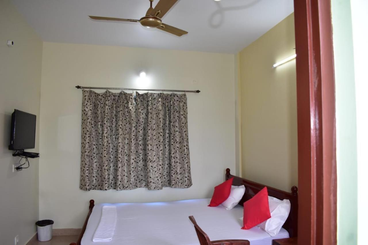 Hotel Lovely Inn ! Puri Exterior photo