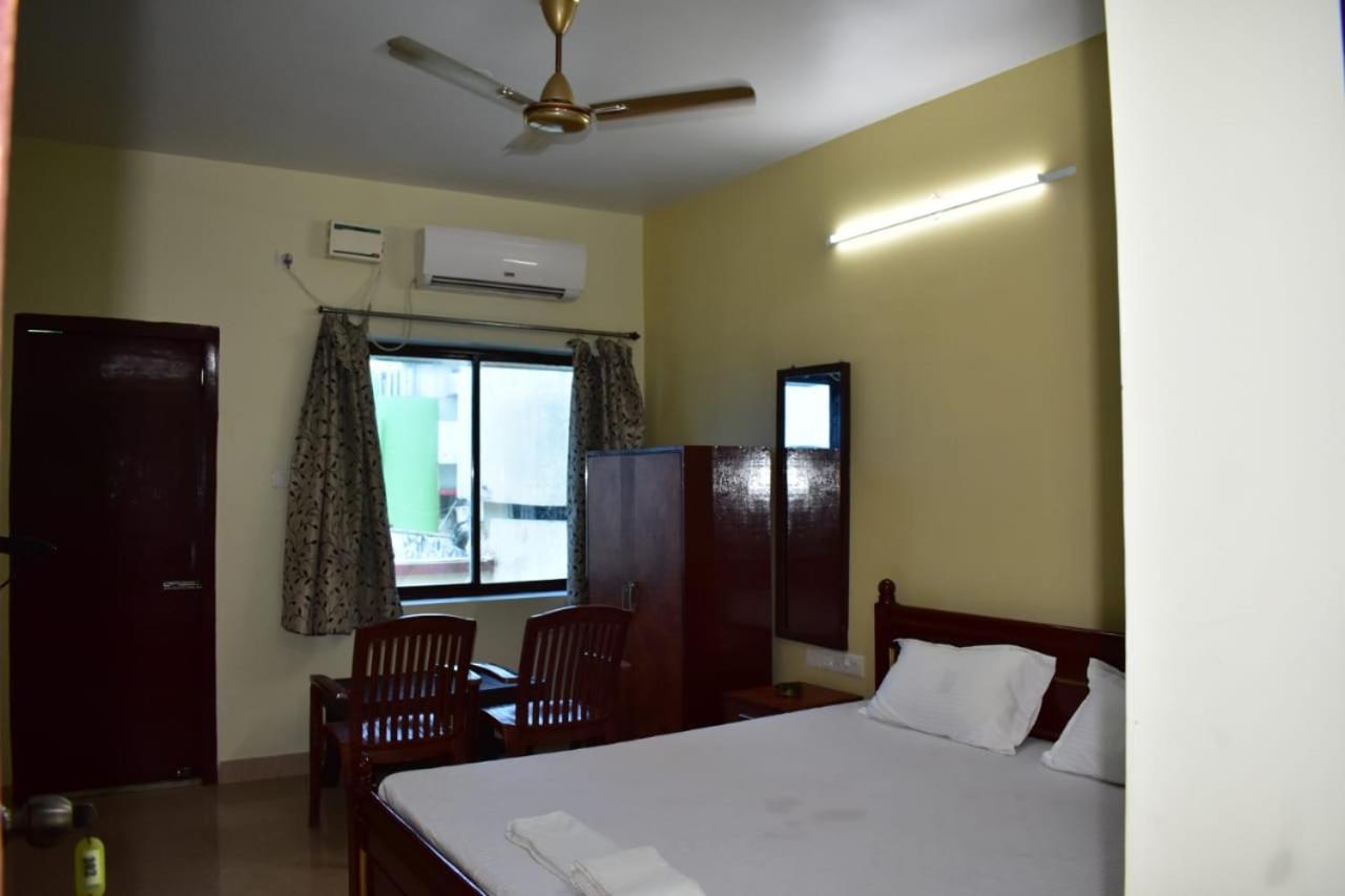 Hotel Lovely Inn ! Puri Exterior photo